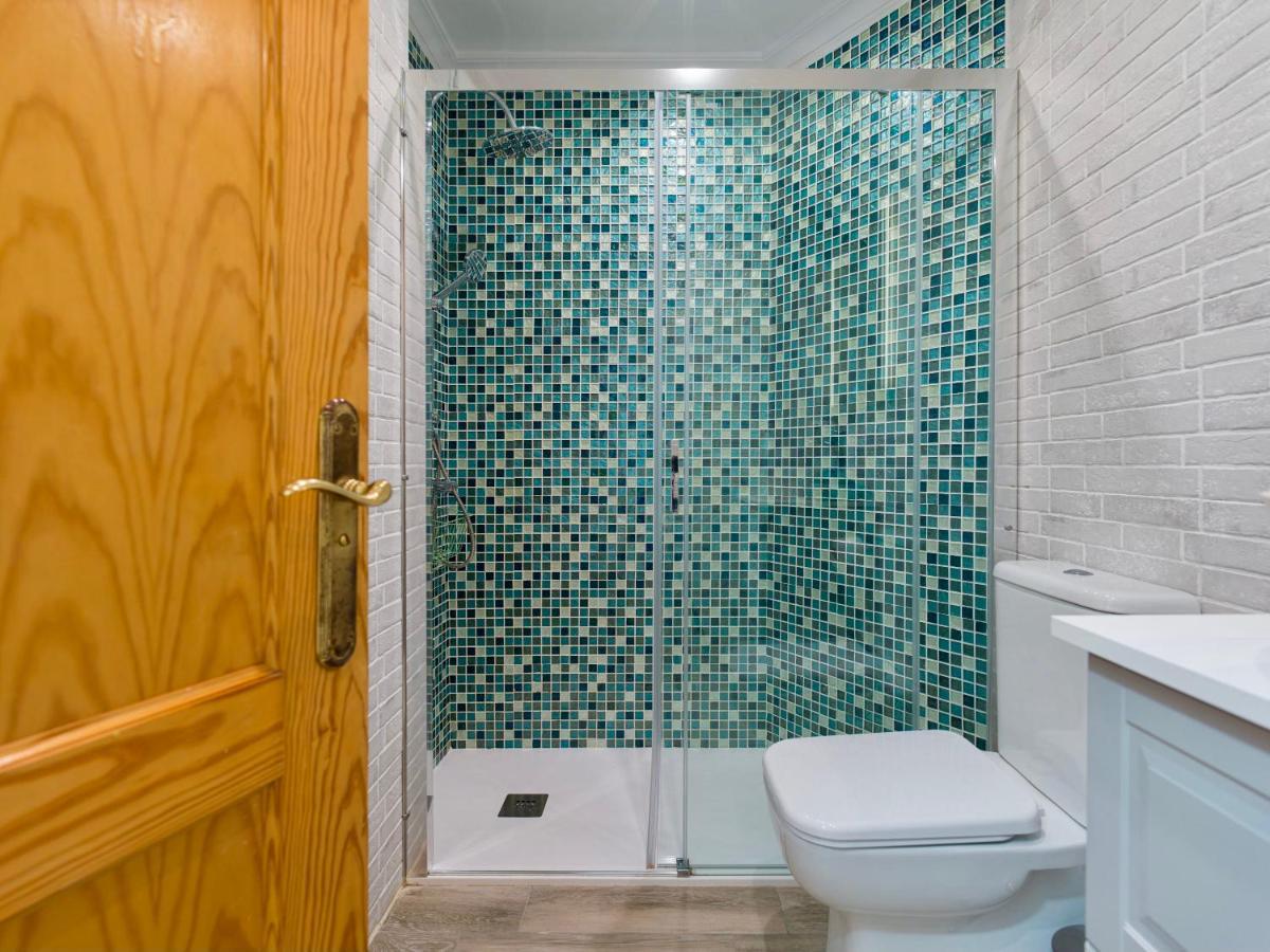 2 Bedrooms & Spectacular Views In Part Of Canteras Apartment *